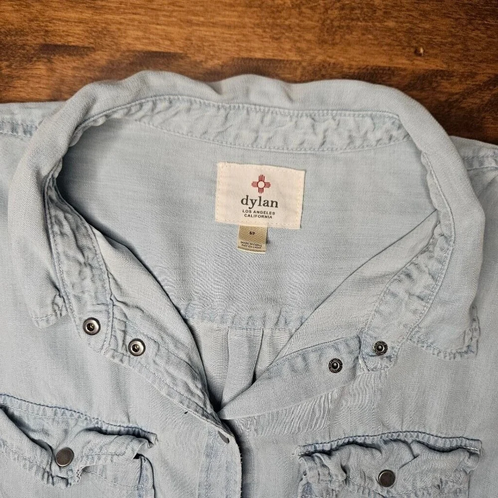 DYLAN Denim Shirt Women's Size Small Roll Up sleeves 100% Tencel Light Blue - Picture 7 of 8